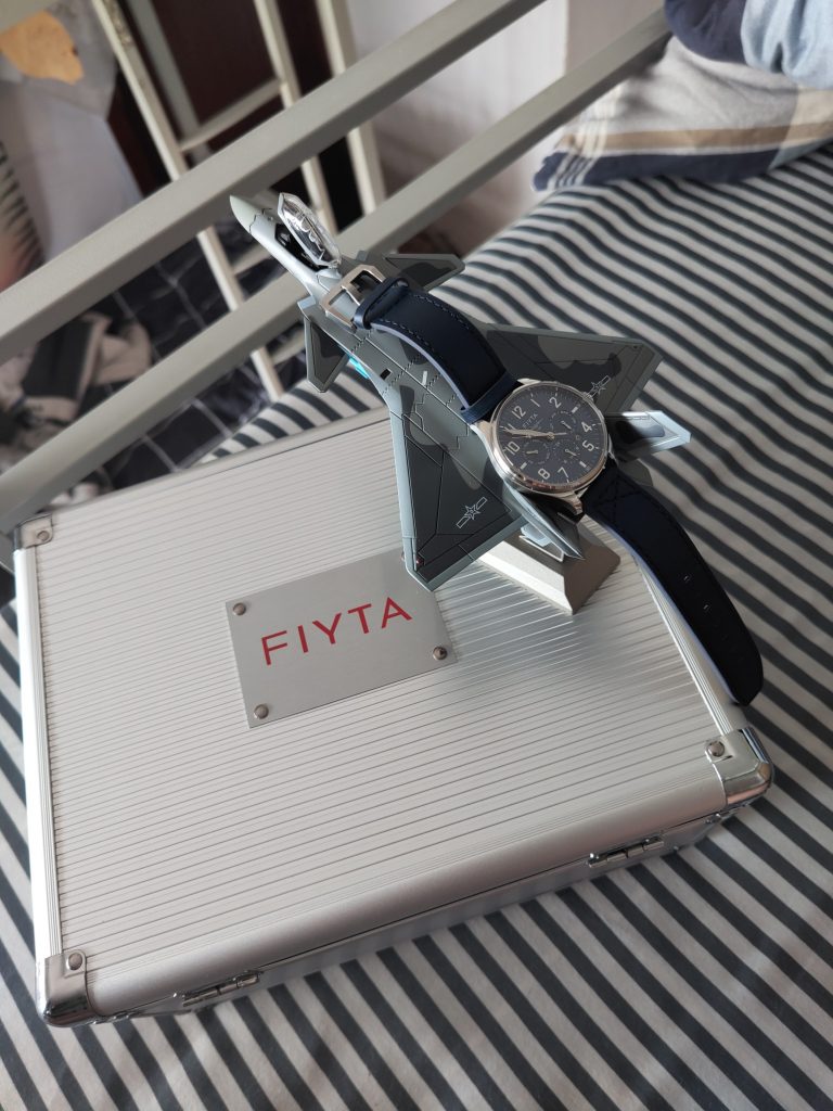 Fiyta Iron Box with Fighter