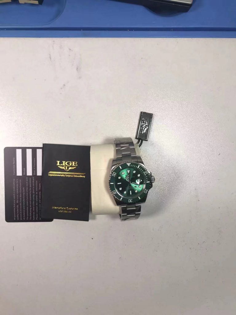 Lige Watch with Accessories