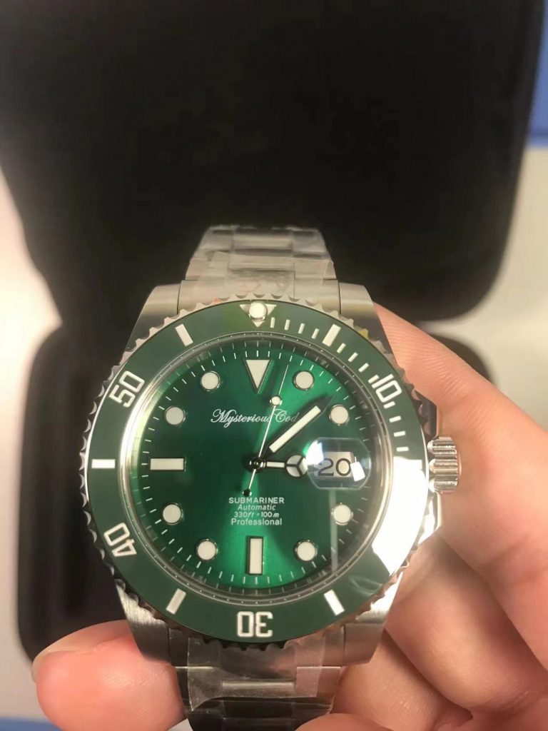 Mysterious Code Green Submariner